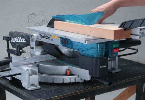 Пила комбинированная Makita LН 1200 FL