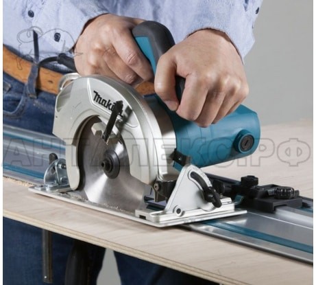 Пила циркулярная Makita HS6601 1050 Вт